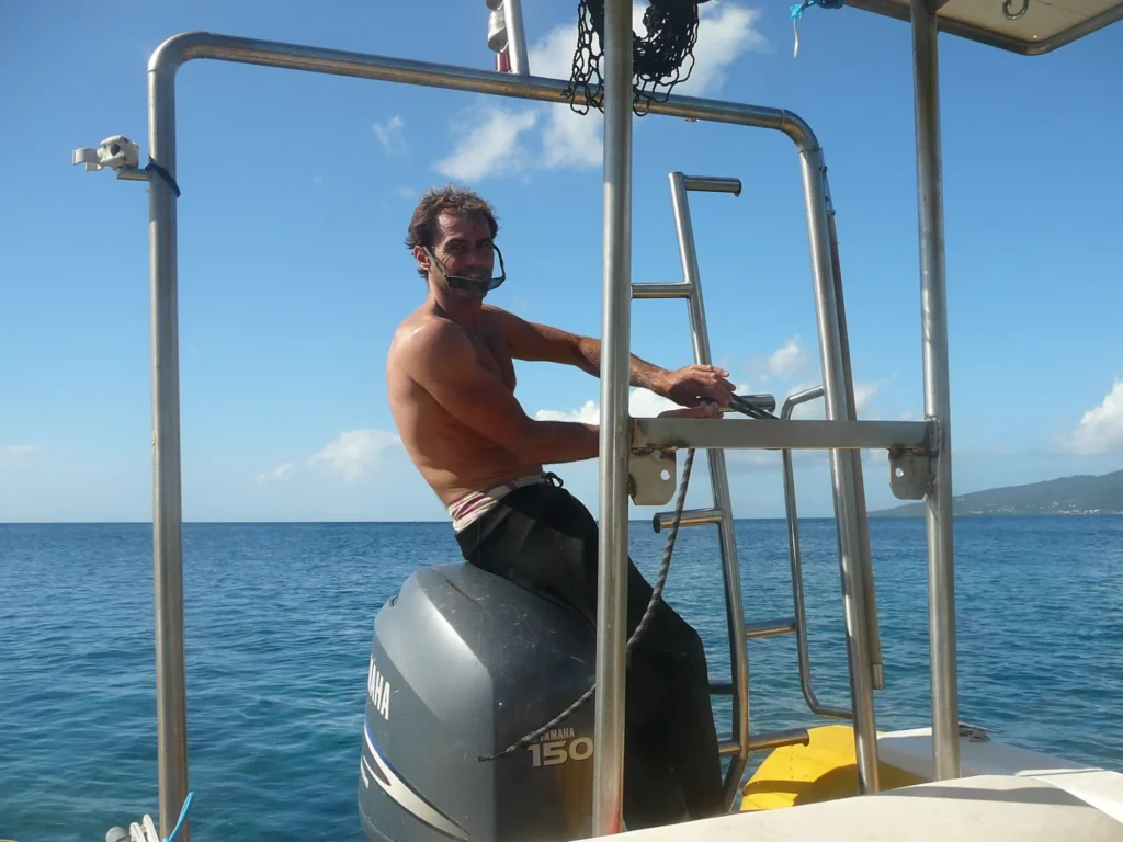 Cyril Desrousseaux, moniteur et capitaine 200 chez Calypso Plongée à Deshaies en Guadeloupe